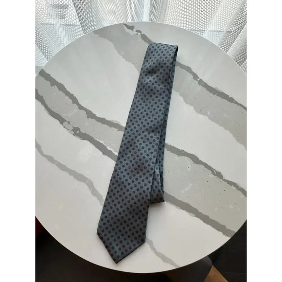 Yves Saint Laurent Neckwear Geometric Pattern 100% Silk Tie - Picture 3 of 4